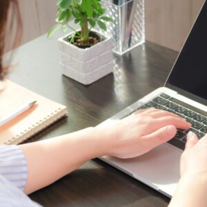 比較サイトで売れる記事の構成と書き方｜ユーザーを迷わせず「成約」へ導く9つの必須要素