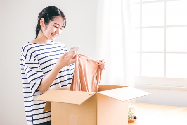 働く女性の洋服レンタルサービス